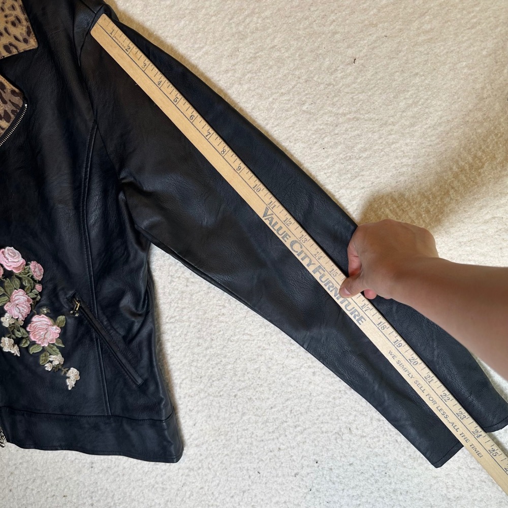 Allure by Julia K Womens XL‎ Black Faux Leather Moto Jacket Leopard Rose Floral - Picture 7 of 15